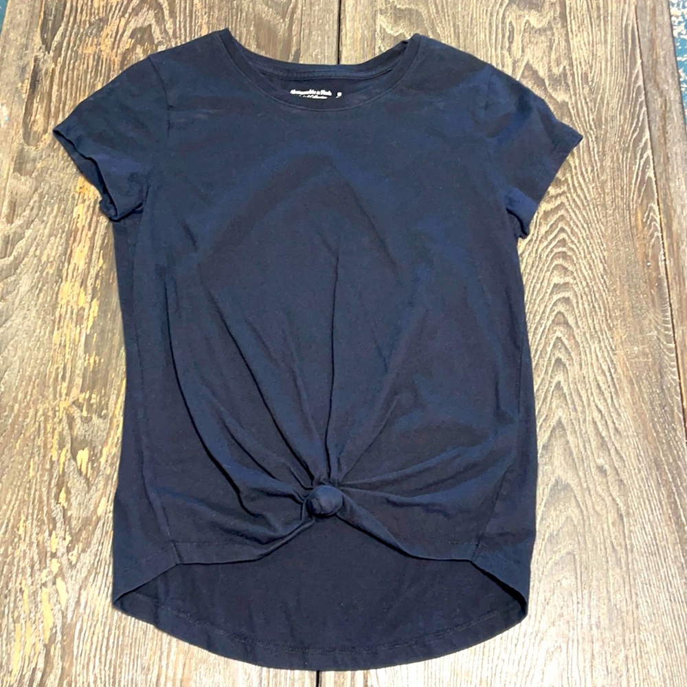 Women’s Abercrombie shirt size Medium